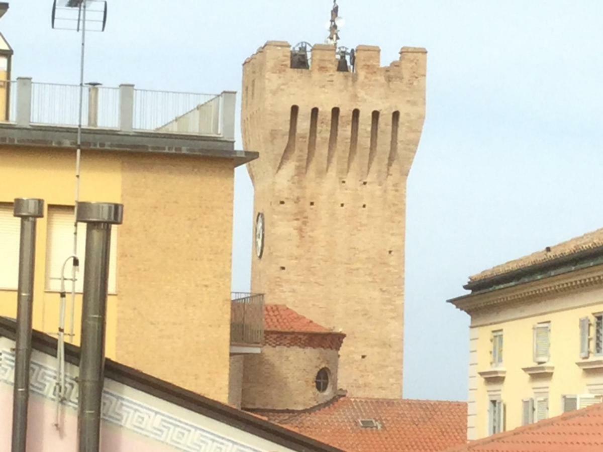 Hotel Gallo Porto Potenza Picena Exteriör bild